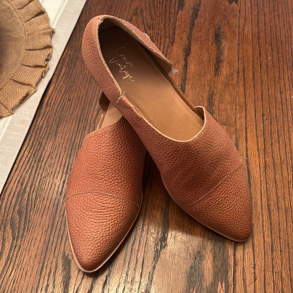 Crown Vintage booties with pointed toe